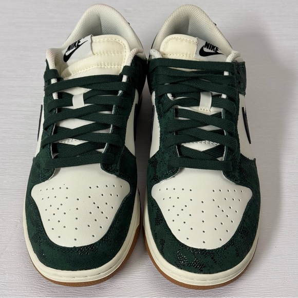 Nike Dunk Low Womens Green Snake FQ8893-397 Size 11W/9.5M Brand New 💯 Authentic - Picture 4 of 13